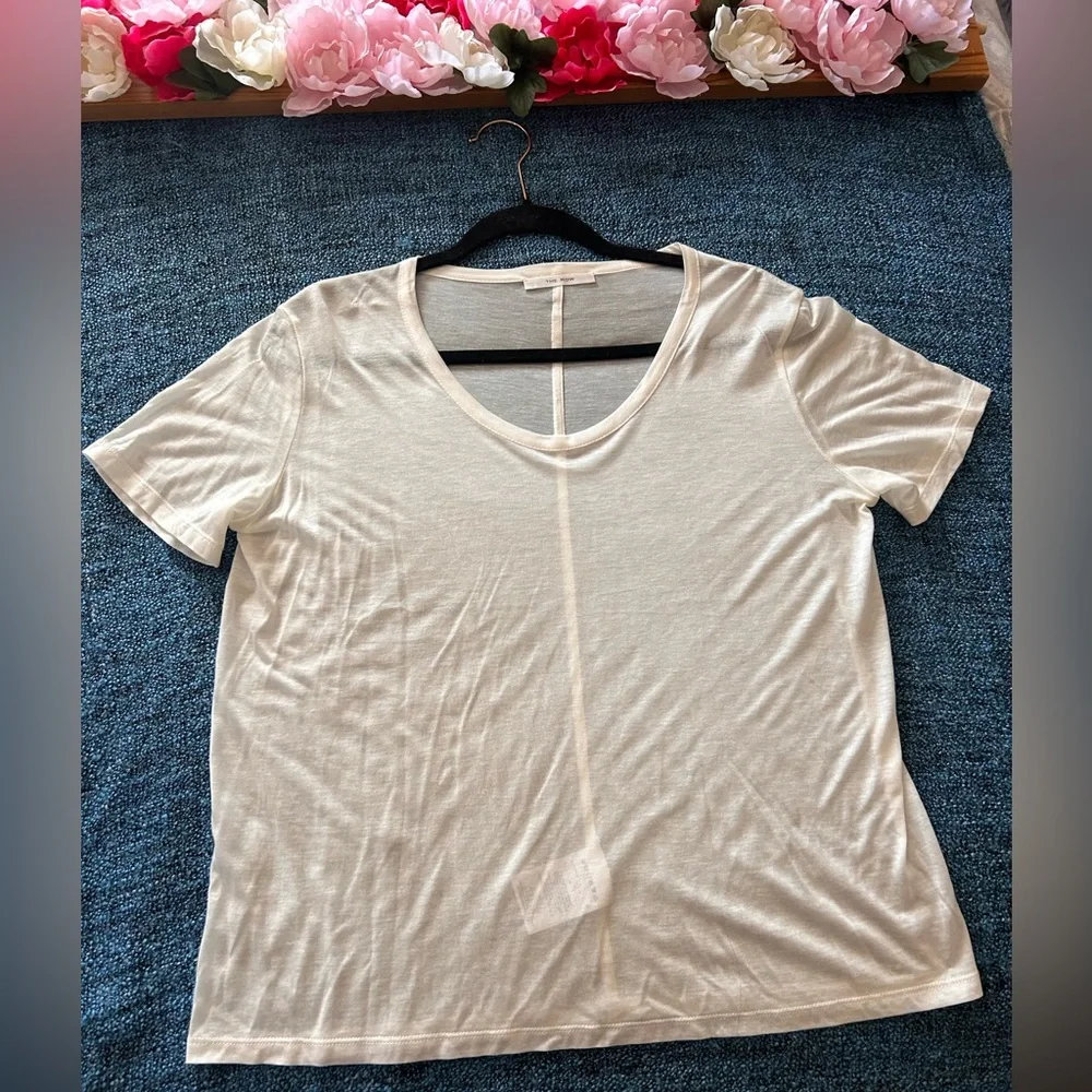 The row white shirt - Picture 2 of 5